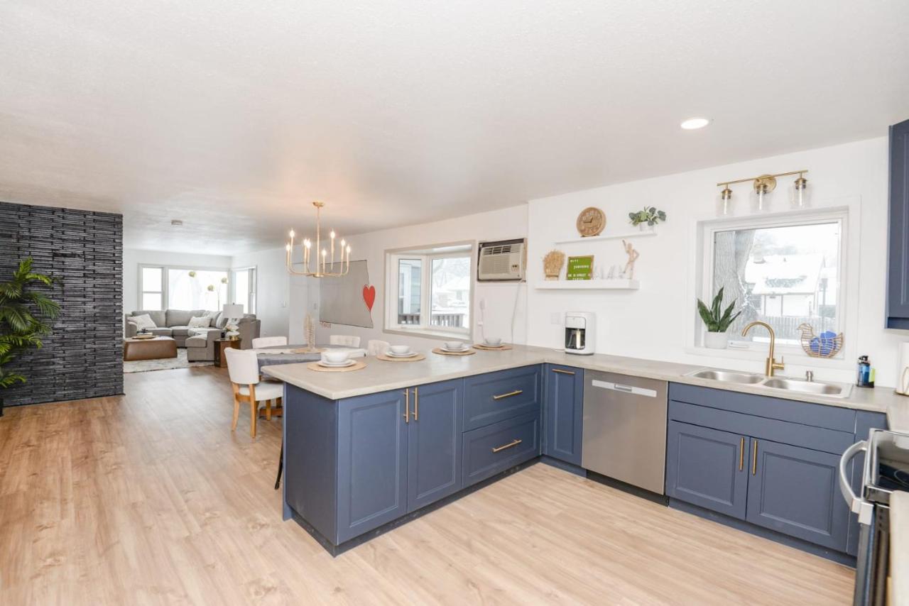 New Remodeled Townhome In Central 파고 외부 사진